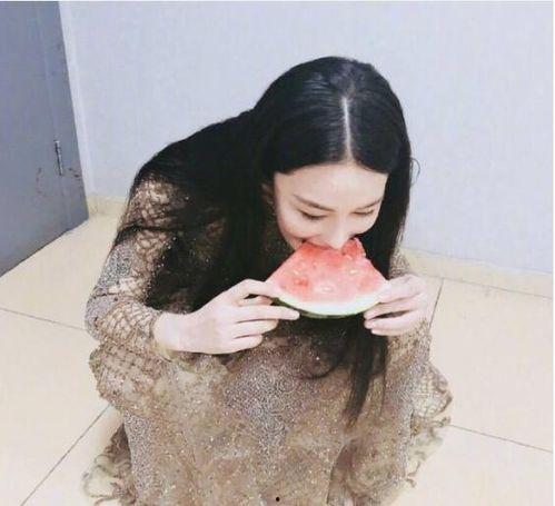 娱乐吃瓜酱衣服1度